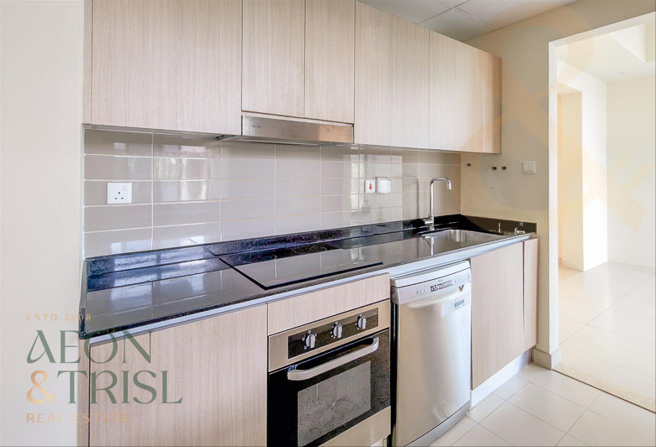 Semi-Furnished | Community View | Corner Unit photo 6