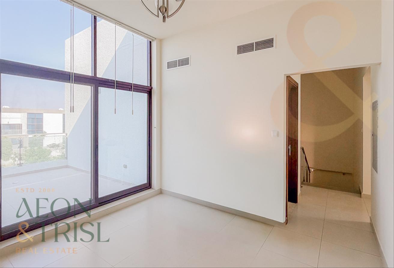 Semi-Furnished | Community View | Corner Unit photo 13