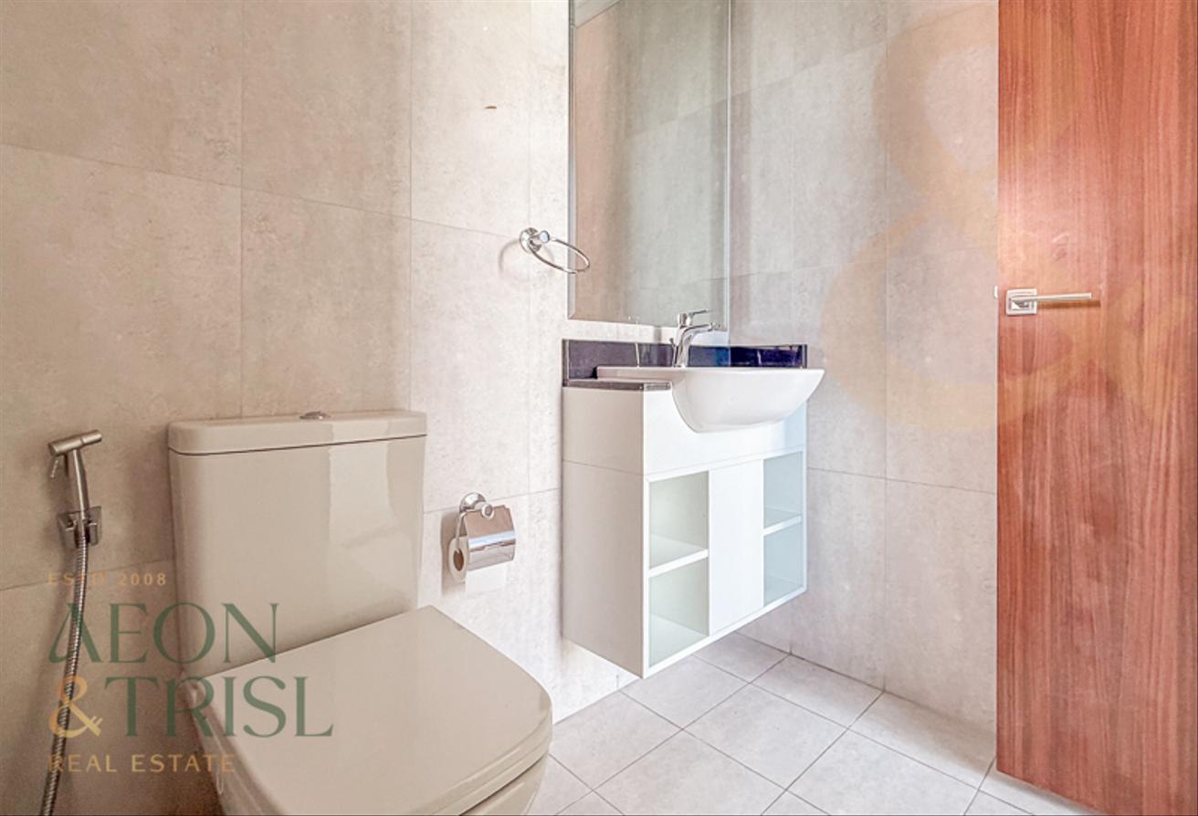 Semi-Furnished | Community View | Corner Unit photo 11