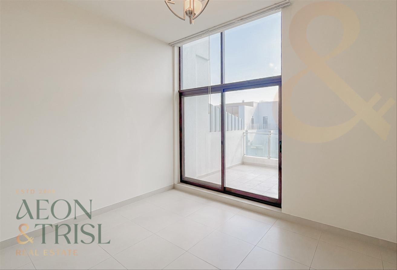 Semi-Furnished | Community View | Corner Unit photo 24