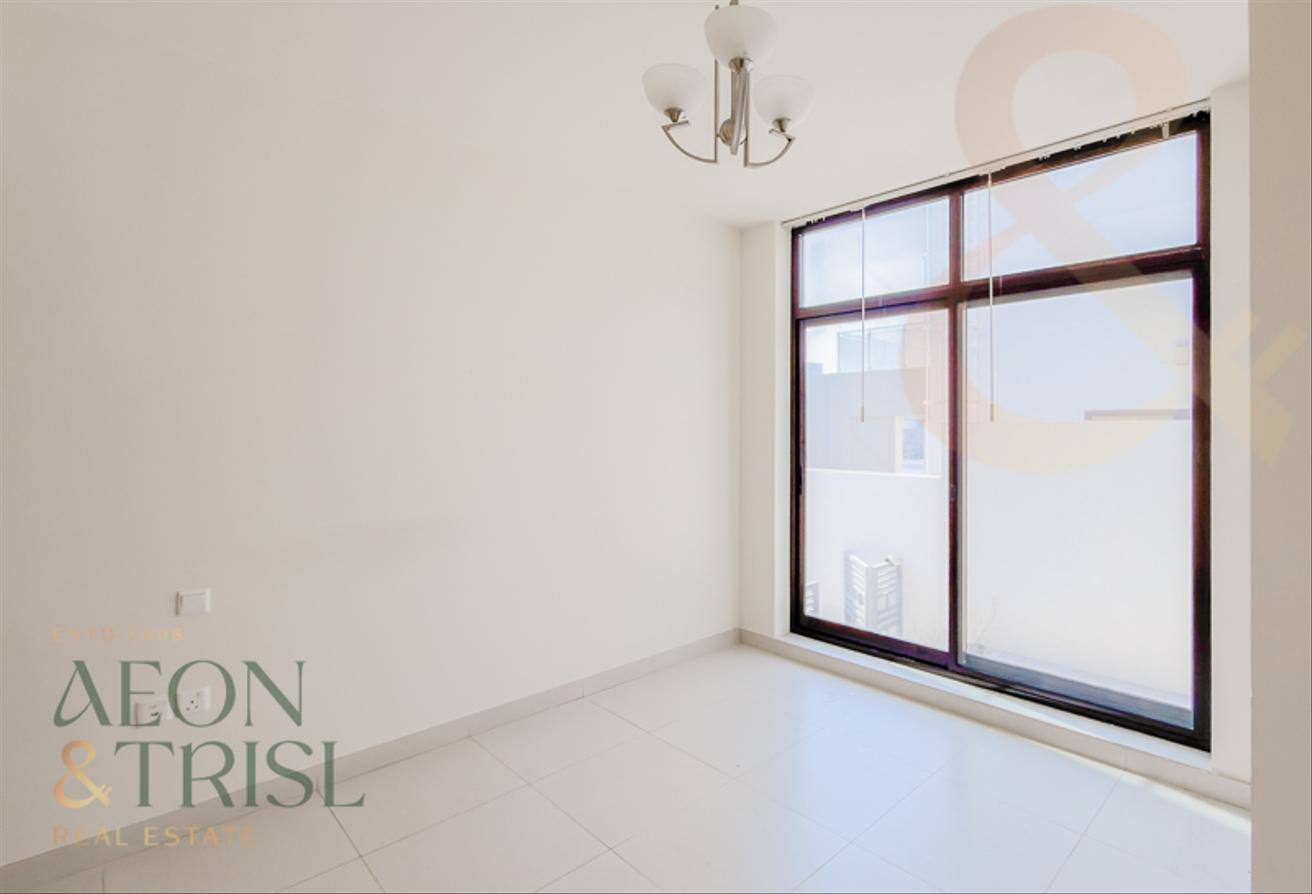Semi-Furnished | Community View | Corner Unit photo 10