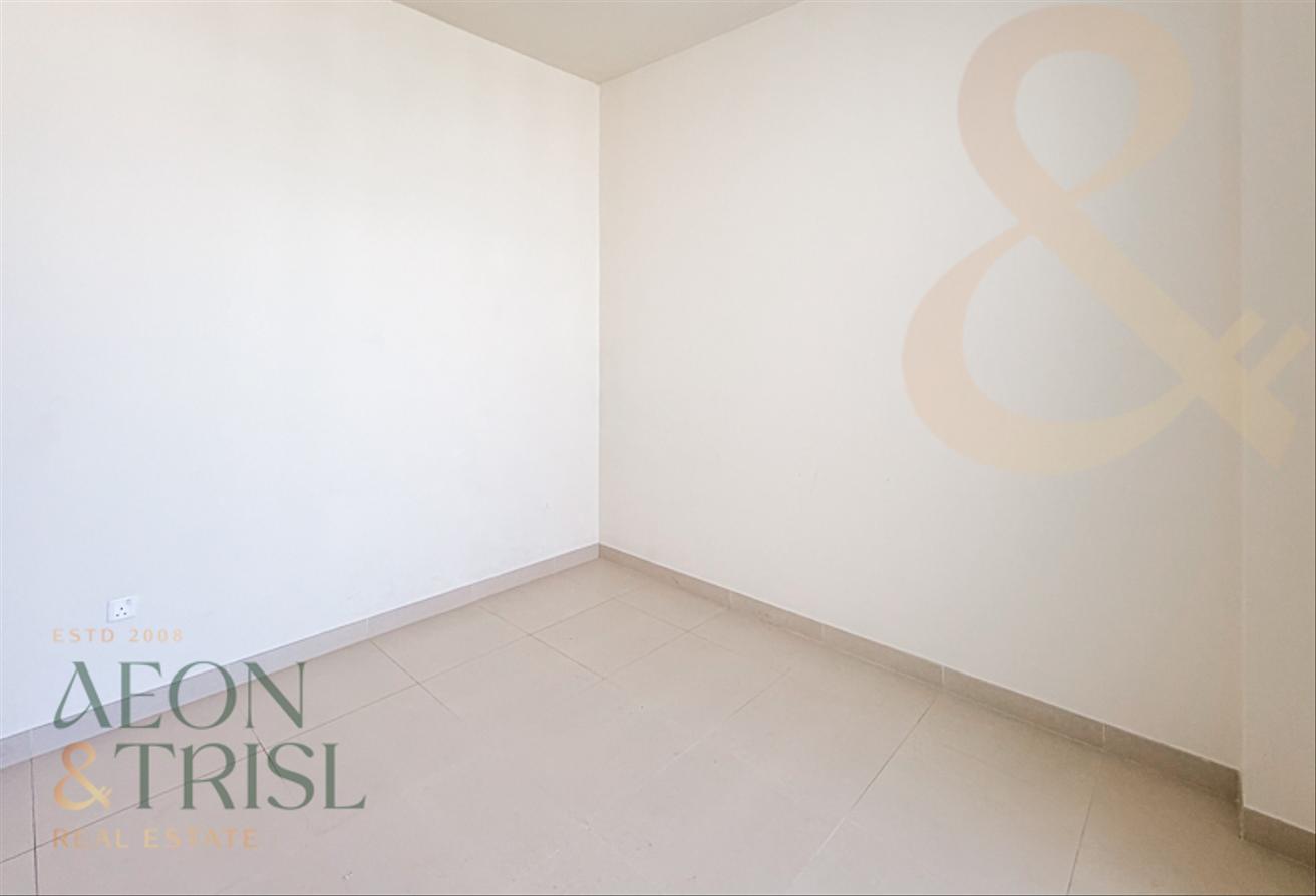 Semi-Furnished | Community View | Corner Unit photo 12