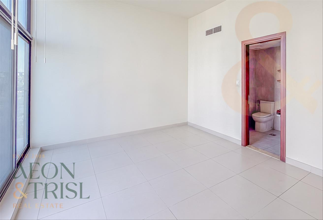 Semi-Furnished | Community View | Corner Unit photo 18