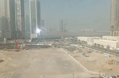 شقة - 2 غرف نوم - 2 حمامات للايجار في برج الشاهد - القصباء - الشارقة