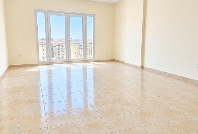 Maintenance Free Building!!2bhk for rent....