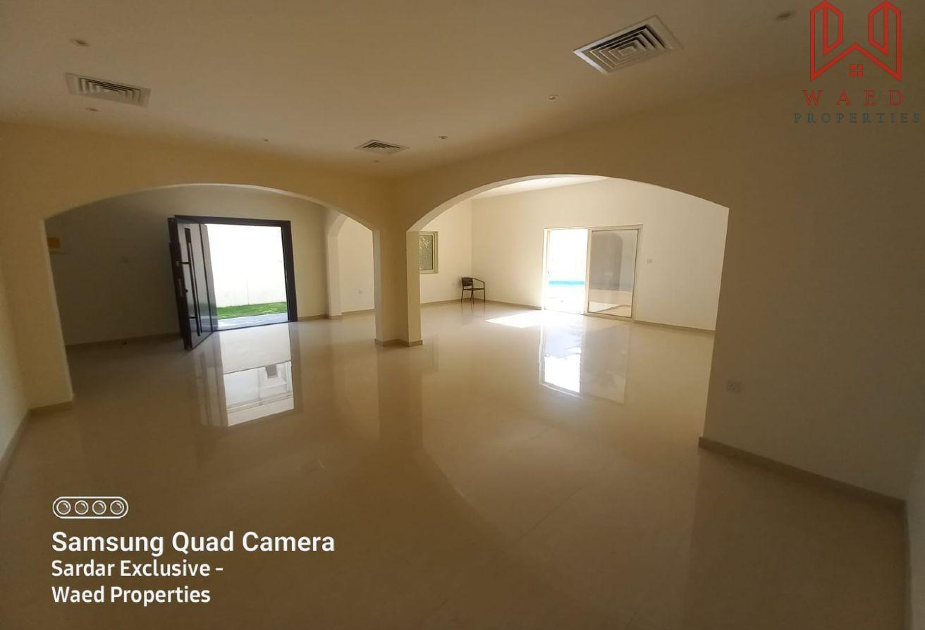 Lavish 5BR Villa with Private Pool-Spacious Garden photo 3