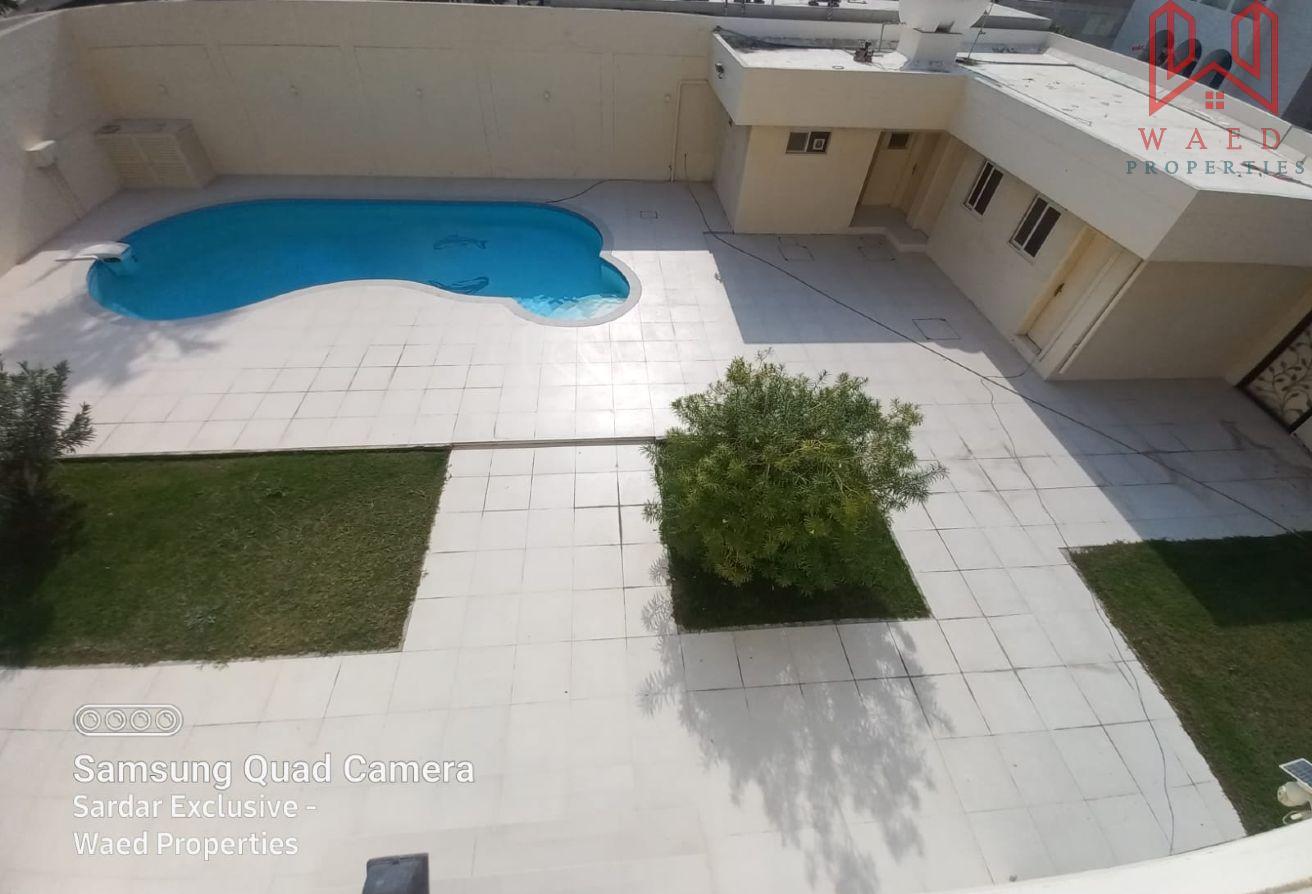 Lavish 5BR Villa with Private Pool-Spacious Garden photo 12
