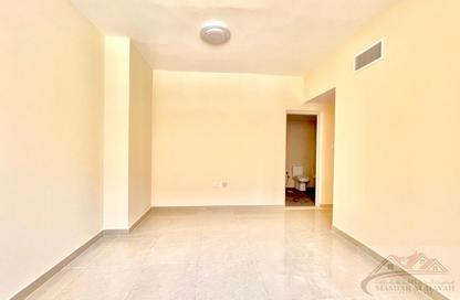 Apartment - 1 Bedroom - 2 Bathrooms for rent in Muwailih Building - Muwaileh - Sharjah