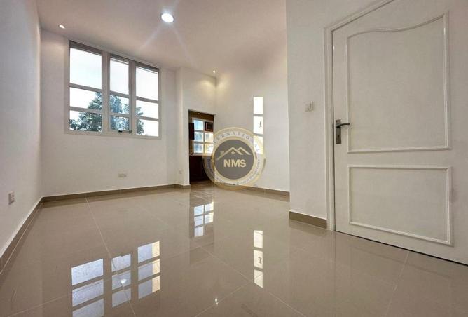 2OnfKIe59Y8 - Property Main Image