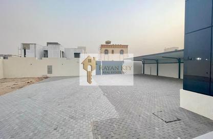 Villa - 4 - 4 for rent in Al Aweer 1 - Al Aweer - Dubai Villa - 4 - 4 for rent in Al Aweer 1 - Al Aweer - Dubai