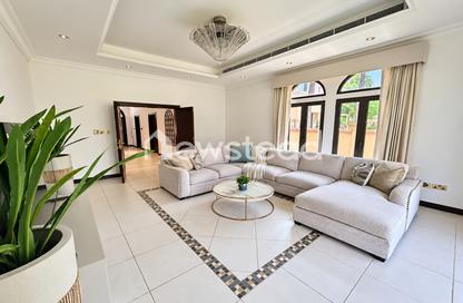 Villa - 4 - 5 for rent in Canal Cove Frond J - Canal Cove Villas - Palm Jumeirah - Dubai Villa - 4 - 5 for rent in Canal Cove Frond J - Canal Cove Villas - Palm Jumeirah - Dubai