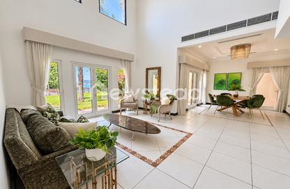 Villa - 4 - 5 for rent in Canal Cove Frond J - Canal Cove Villas - Palm Jumeirah - Dubai