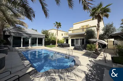 Villa - 5 Bedrooms - 4 Bathrooms for sale in District 3 - Jumeirah Park - Dubai