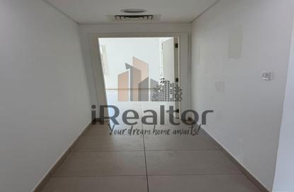 Apartment - 2 Bedrooms - 3 Bathrooms for rent in Al Khaleej Village - Al Ghadeer - Abu Dhabi
