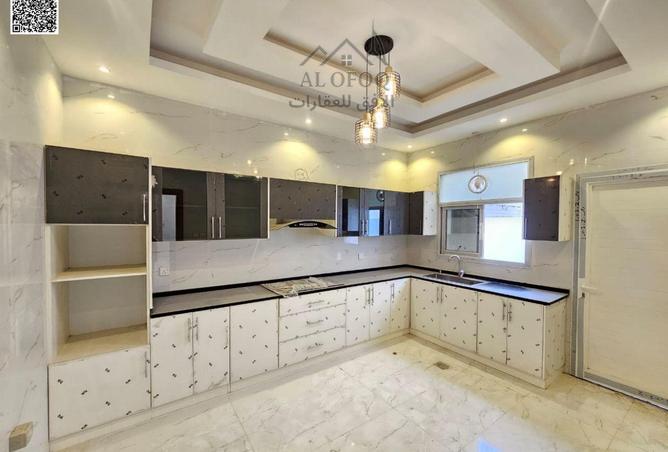 68302195 - Property Image 2