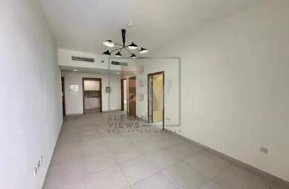 شقة - 2 غرف نوم - 3 حمامات للايجار في مبنى النصر المركزي - عود ميثاء - بر دبي - دبي