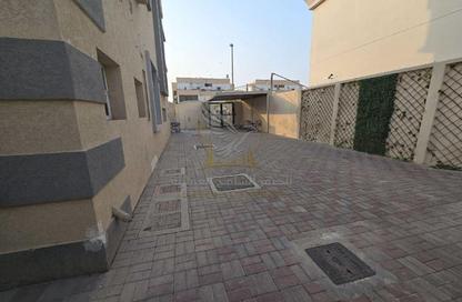 Villa - 4 - 6 for rent in Al Jazzat - Al Riqqa - Sharjah