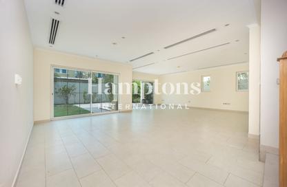 Villa - 4 Bedrooms - 4 Bathrooms for rent in District 9 - Jumeirah Park - Dubai