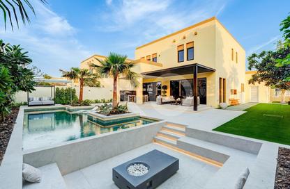 Villa - 4 - 4 for sale in District 7 - Jumeirah Park - Dubai