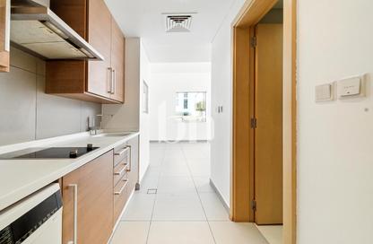 Apartment - Studio - 1 Bathroom for rent in Ariyana Tower - Dubai Marina - Dubai