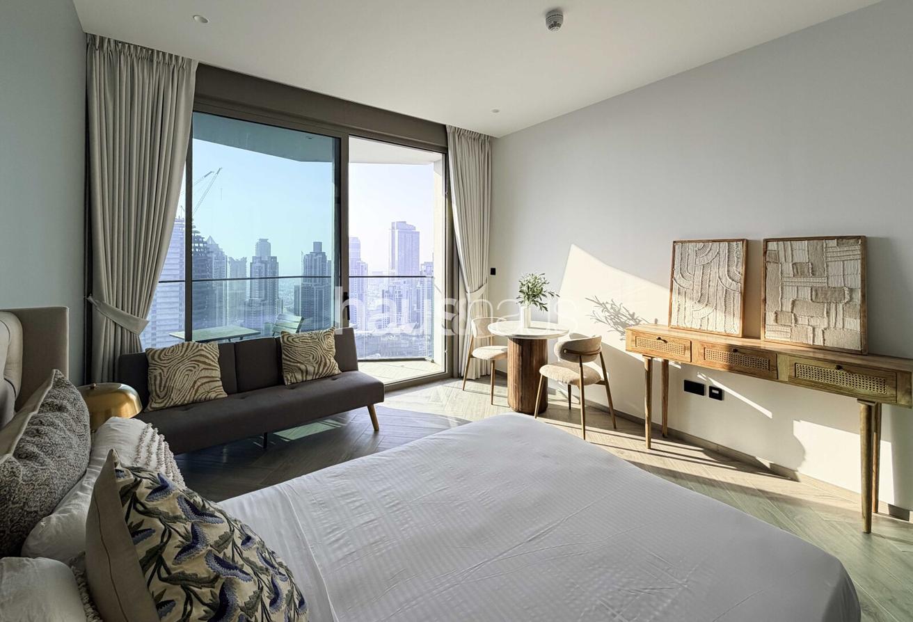 Burj Khalifa View | Furnished | Vacant photo 2