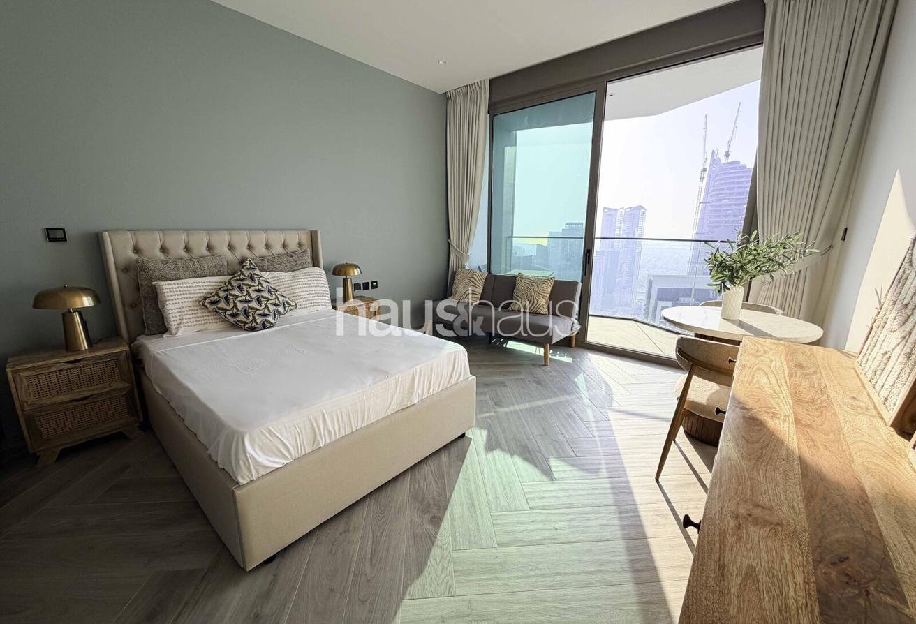 Burj Khalifa View | Furnished | Vacant photo 4