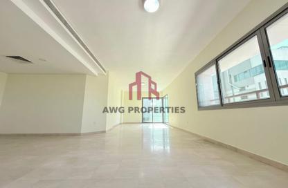 Apartment - 3 Bedrooms - 5 Bathrooms for rent in Skyline Residence - Sheikh Zayed Road - Dubai
