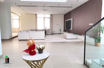 Villa - 5 Bedrooms - 6 Bathrooms for rent in Al Aweer 1 - Al Aweer - Dubai