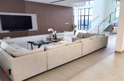 Villa - 5 Bedrooms - 6 Bathrooms for rent in Al Aweer 1 - Al Aweer - Dubai
