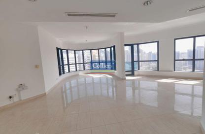 Apartment - 3 Bedrooms - 3 Bathrooms for rent in Khalifa Street - Abu Dhabi