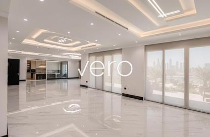 Villa - 5 Bedrooms - 6 Bathrooms for rent in District 1 - Jumeirah Park - Dubai