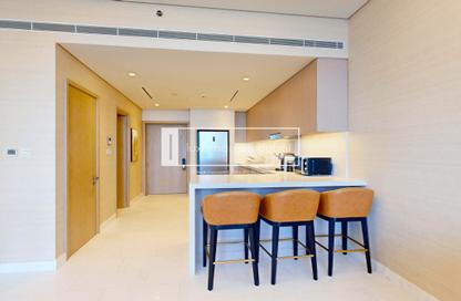 Apartment - 1 Bedroom - 2 Bathrooms for sale in The Palm Tower - Palm Jumeirah - Dubai