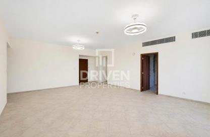 Apartment - 3 Bedrooms - 4 Bathrooms for sale in Abbey Crescent 1 - Abbey Crescent - Motor City - Dubai