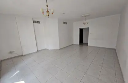 Apartment - 2 Bedrooms - 2 Bathrooms for rent in Al Khan Corniche - Al Khan - Sharjah