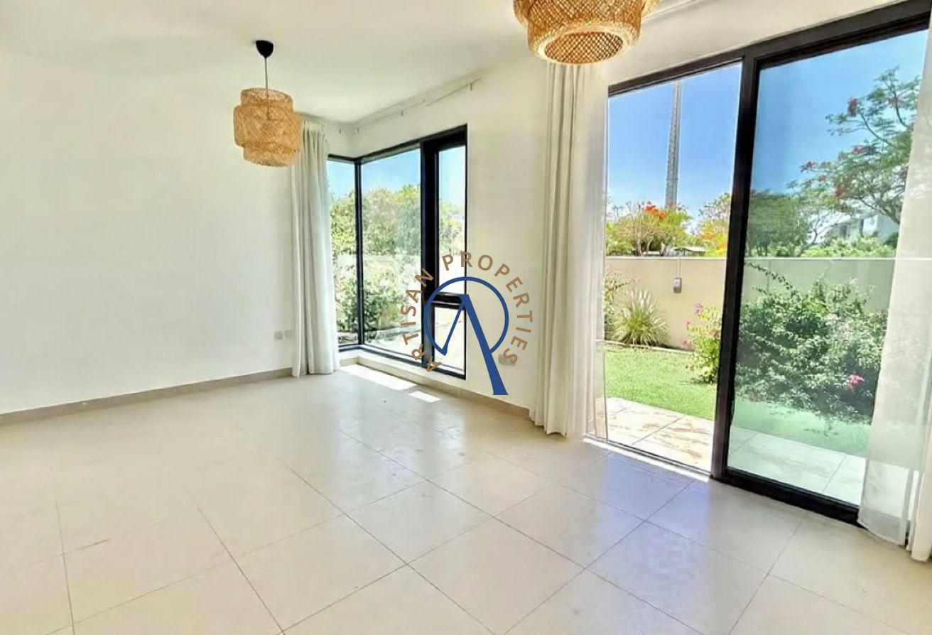 SPACIOUS 4 BEDROOM | VACANT | FACING PARK photo 14