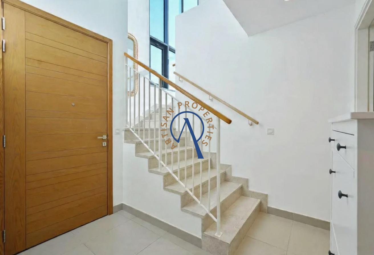 SPACIOUS 4 BEDROOM | VACANT | FACING PARK photo 5