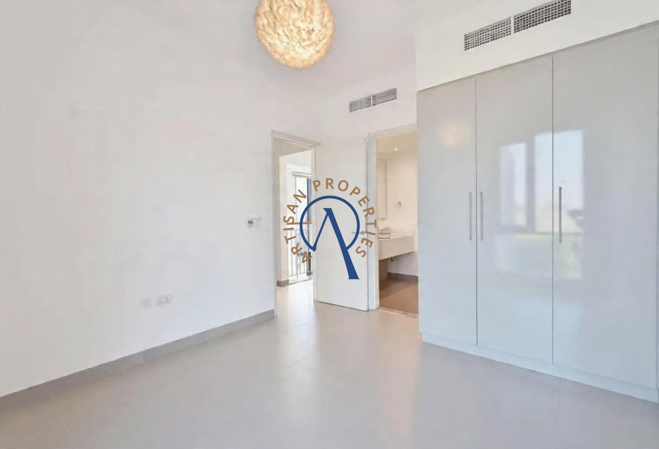 SPACIOUS 4 BEDROOM | VACANT | FACING PARK photo 15