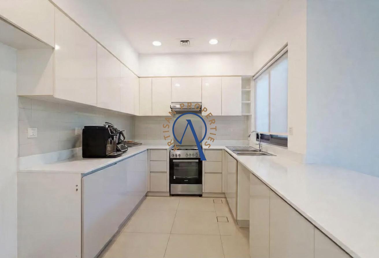 SPACIOUS 4 BEDROOM | VACANT | FACING PARK photo 7