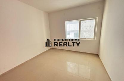 Apartment - 1 - 1 for rent in Al Aqroobi Building - Al Khan - Sharjah Apartment - 1 - 1 for rent in Al Aqroobi Building - Al Khan - Sharjah