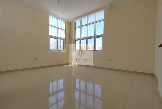 83212815 - Property Image 2