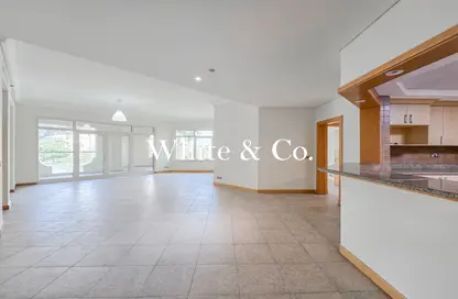 Apartment - 3 Bedrooms - 3 Bathrooms for rent in Al Hamri - Shoreline Apartments - Palm Jumeirah - Dubai