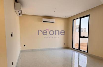 Villa - 4 Bedrooms - 6 Bathrooms for rent in Al Aweer 1 - Al Aweer - Dubai Villa - 4 Bedrooms - 6 Bathrooms for rent in Al Aweer 1 - Al Aweer - Dubai