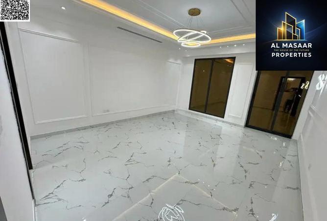 54386001 - Property Image 2