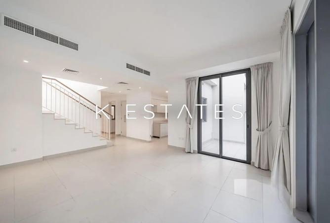 Vacant | Large Plot | Green Belt | With Maids Room photo 3
