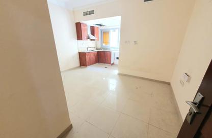 Apartment - Studio - 1 for rent in Fire Station Road - Muwaileh - Sharjah