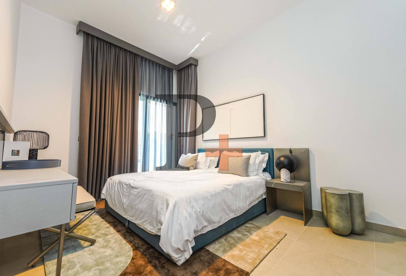 Fully Furnished | Multiple cheques |First Floor |Vacant photo 4