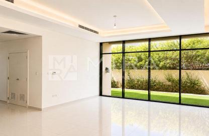 Townhouse - 3 - 4 for rent in Richmond - Damac Hills - Dubai