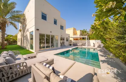 Villa - 4 Bedrooms - 4 Bathrooms for sale in Meadows 8 - Meadows - Dubai