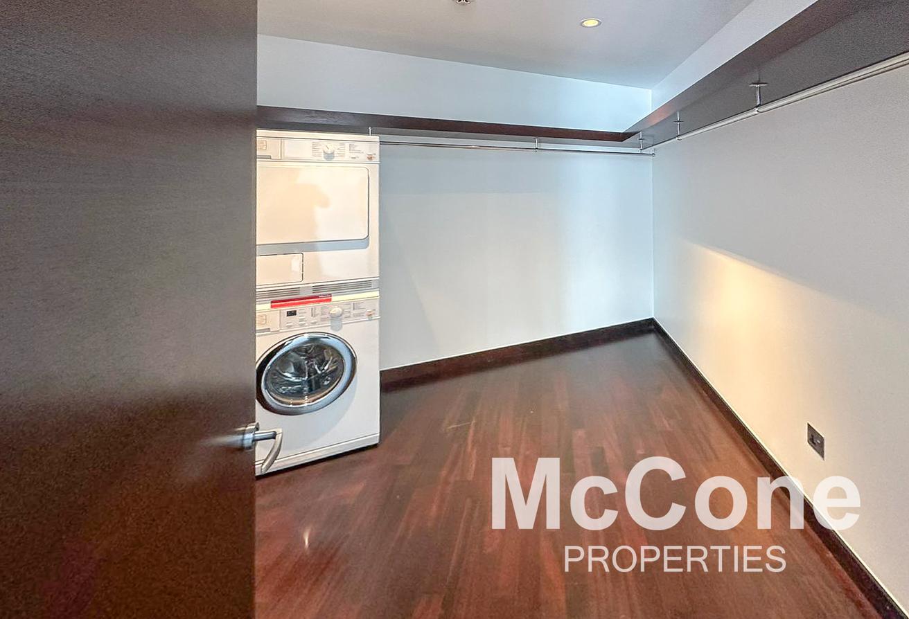Prime Location | Modern | Spacious photo 9