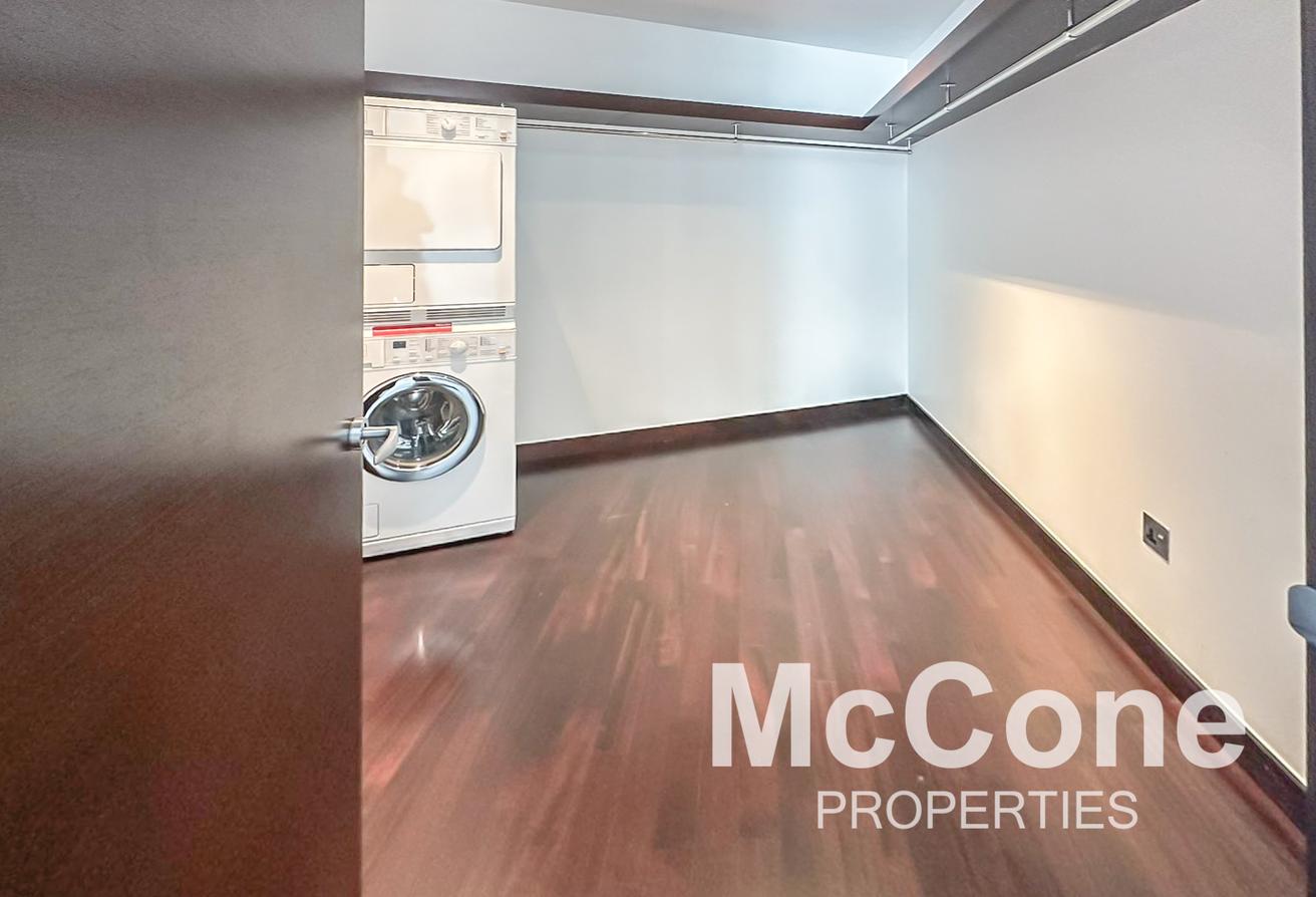 Prime Location | Modern | Spacious photo 8